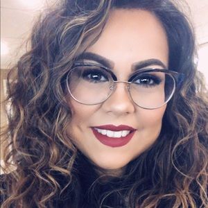 Meet your Posher, Amie